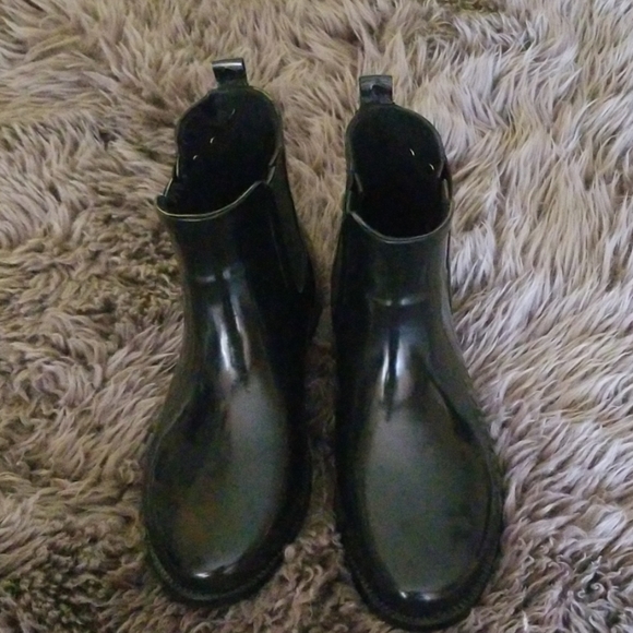 Michael Kors short rain boots - Picture 2 of 8